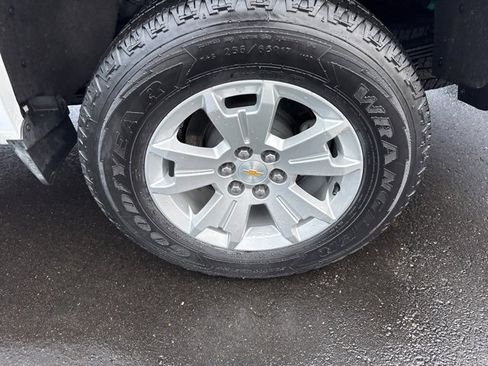 Used 2022 Chevrolet Colorado LT w/ LT Convenience Package image 21