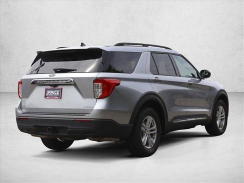 Used 2022 Ford Explorer XLT w/ Class IV Trailer Tow Package AWD/4WD image 5
