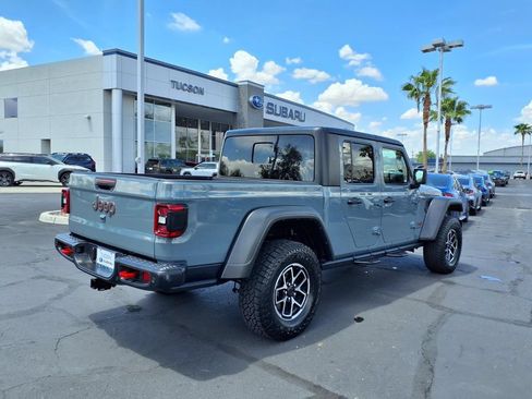 Used 2024 Jeep Gladiator Rubicon w/ Technology Group AWD/4WD image 10