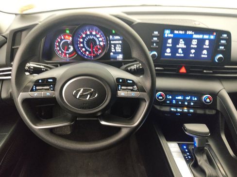 Used 2021 Hyundai Elantra SEL FWD image 22