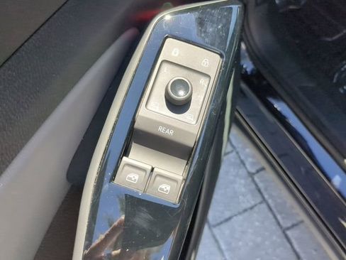 Certified 2023 Volkswagen ID.4 Pro S Plus image 18