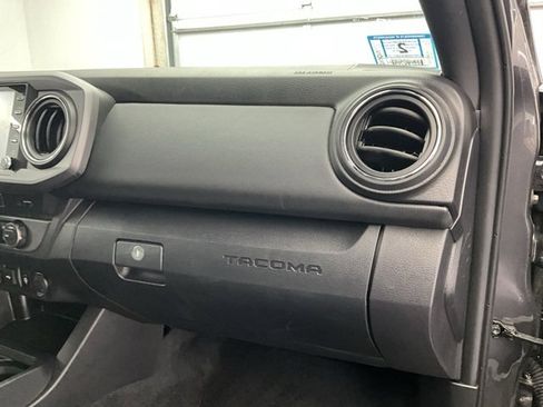 Used 2023 Toyota Tacoma TRD Sport image 11