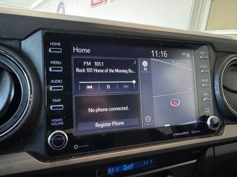 Used 2023 Toyota Tacoma TRD Sport image 19