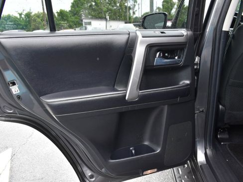 Used 2016 Toyota 4Runner SR5 image 37