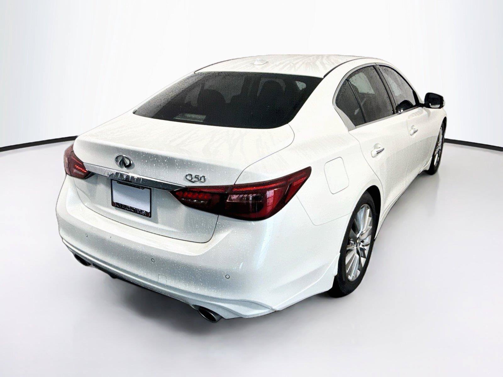 Used 2022 INFINITI Q50 Luxe w/ Cargo Package RWD image 6