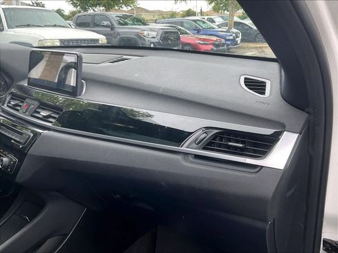 Used 2017 BMW X1 xDrive28i image 16