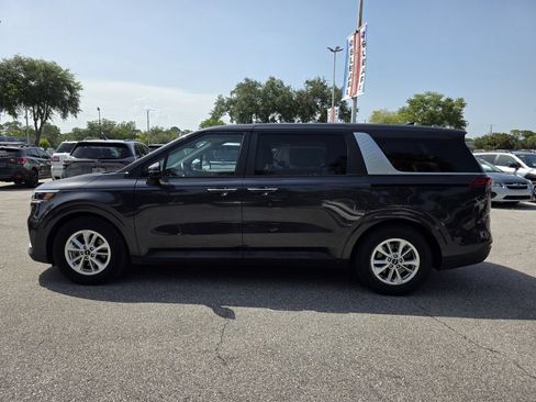 Used 2022 Kia Carnival LX FWD image 5
