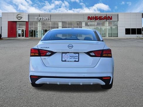 Certified 2025 Nissan Altima 2.5 SV FWD image 5