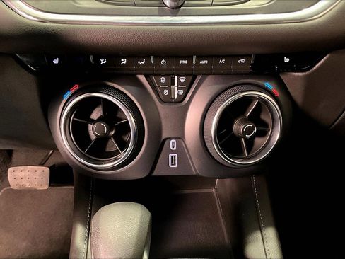 Used 2022 Chevrolet Blazer LT image 15