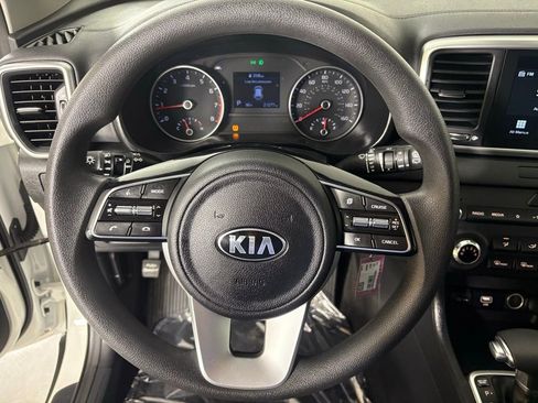 Used 2022 Kia Sportage LX image 18