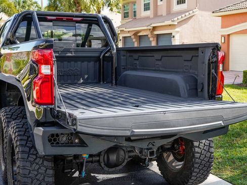 Used 2019 Chevrolet Silverado 1500 High Country w/ Technology Package AWD/4WD image 86