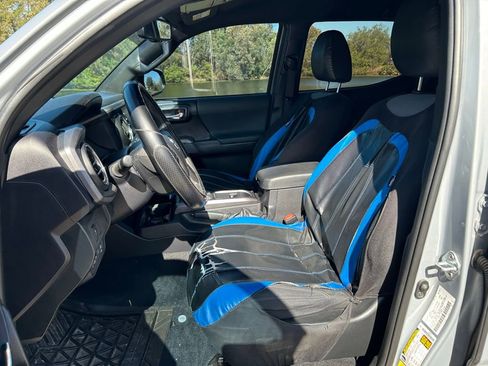 Used 2021 Toyota Tacoma TRD Sport image 13