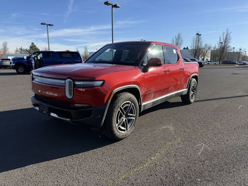 Used 2025 Rivian R1T Adventure image 3