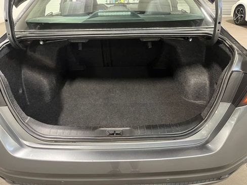 Used 2024 Nissan Altima 2.5 SV FWD image 16