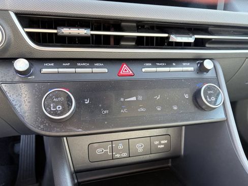 Used 2025 Hyundai Sonata SEL FWD image 19