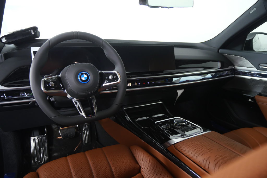 Certified 2026 BMW i7 xDrive60 w/ Executive Package AWD/4WD image 19