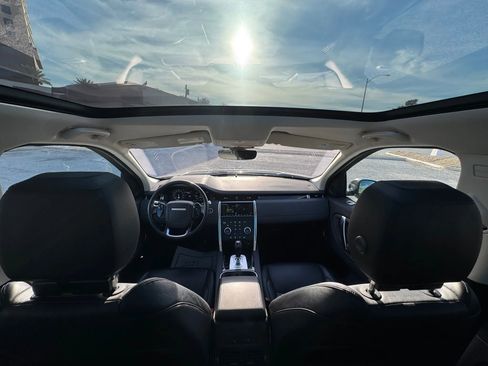 Used 2020 Land Rover Discovery Sport SE image 19