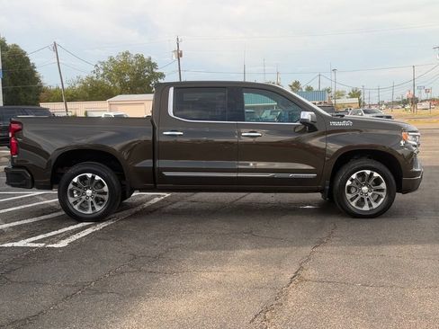 Used 2023 Chevrolet Silverado 1500 High Country w/ Technology Package AWD/4WD image 4