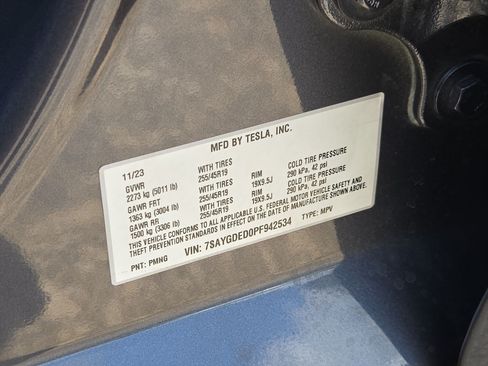 Used 2023 Tesla Model Y 2WD image 31