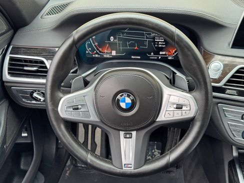Used 2022 BMW 740i w/ M Sport Package RWD image 22