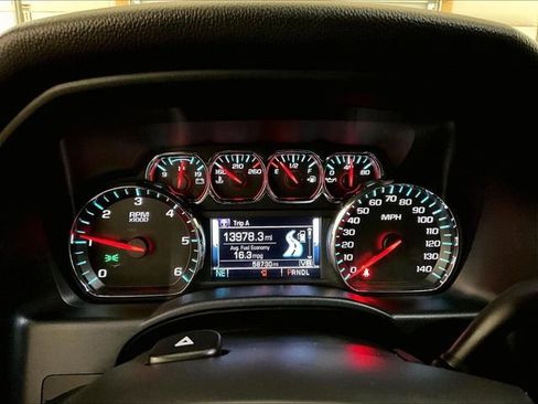 Used 2018 Chevrolet Silverado 1500 LT w/ All Star Edition AWD/4WD image 19