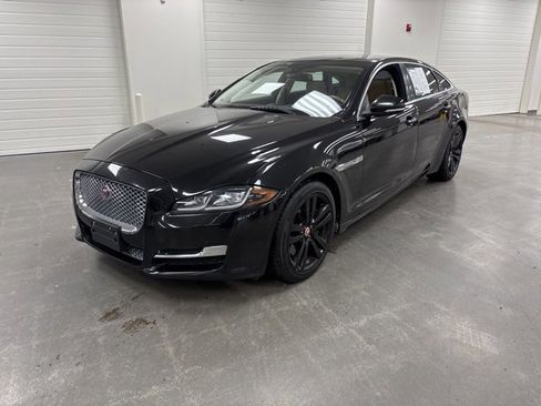 Used 2016 Jaguar XJ L Portfolio image 3