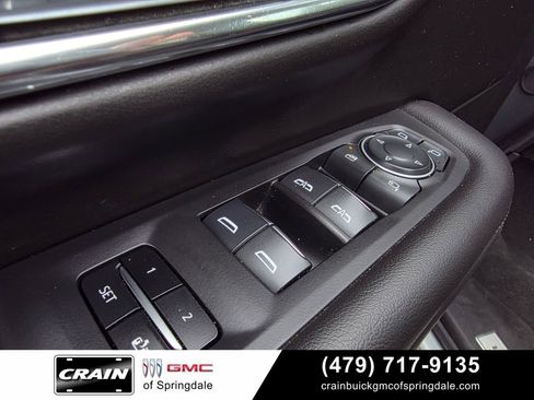 Used 2024 Chevrolet Tahoe High Country AWD/4WD image 12