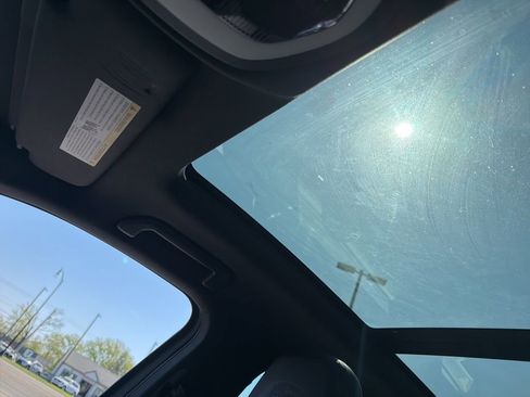 Used 2017 Porsche Cayenne Platinum Edition image 14