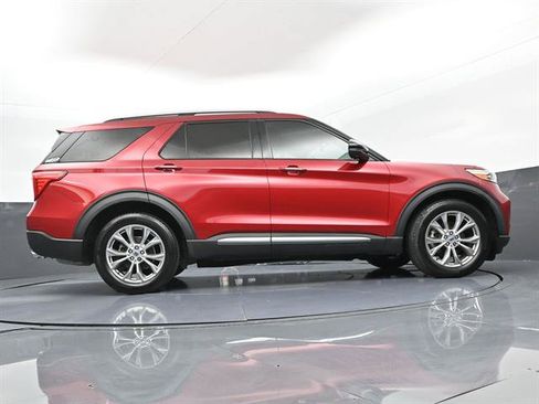 Used 2022 Ford Explorer Limited w/ Equipment Group 301A RWD image 38