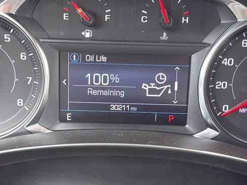 Used 2022 GMC Terrain SLE AWD/4WD image 17