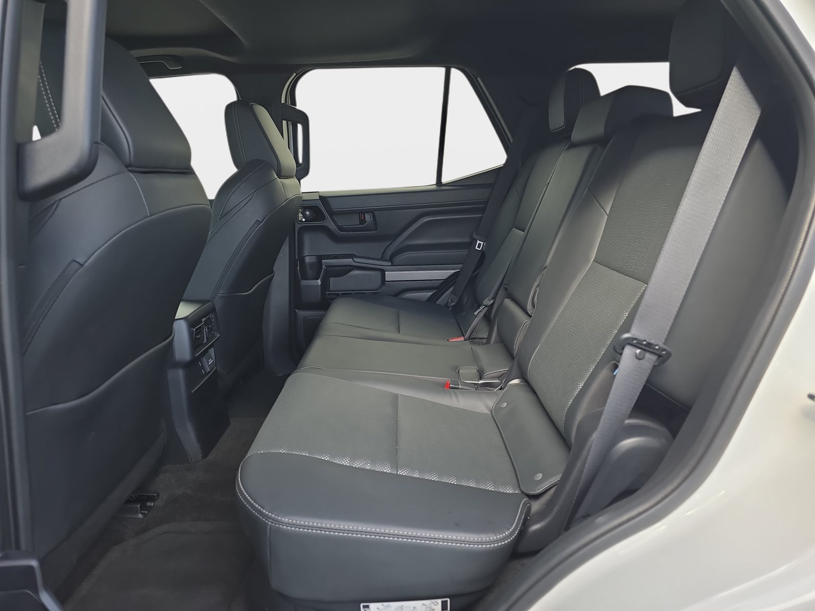 Used 2025 Toyota 4Runner TRD Off-Road Premium w/ Tow Technology Package AWD/4WD image 17