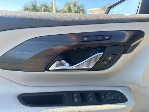 Used 2018 GMC Terrain Denali w/ Advanced Safety Package image 18