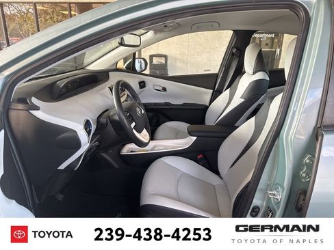 Used 2017 Toyota Prius Four Touring w/ Premium Convenience Package image 15