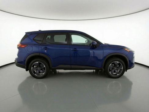 Used 2025 Nissan Rogue SV image 11