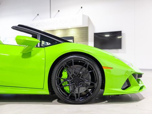 Used 2023 Lamborghini Huracan EVO AWD/4WD image 24