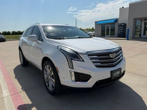 Used 2019 Cadillac XT5 Premium Luxury w/ Driver Assist Package FWD image 1