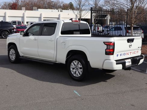 Used 2023 Nissan Frontier SV w/ Technology Package image 8