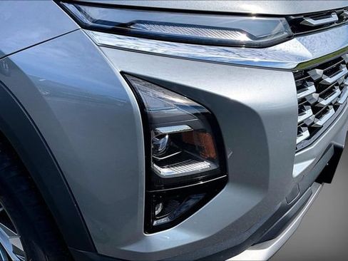 Used 2025 Chevrolet Equinox LT w/ Safety and Technology Package AWD/4WD image 28