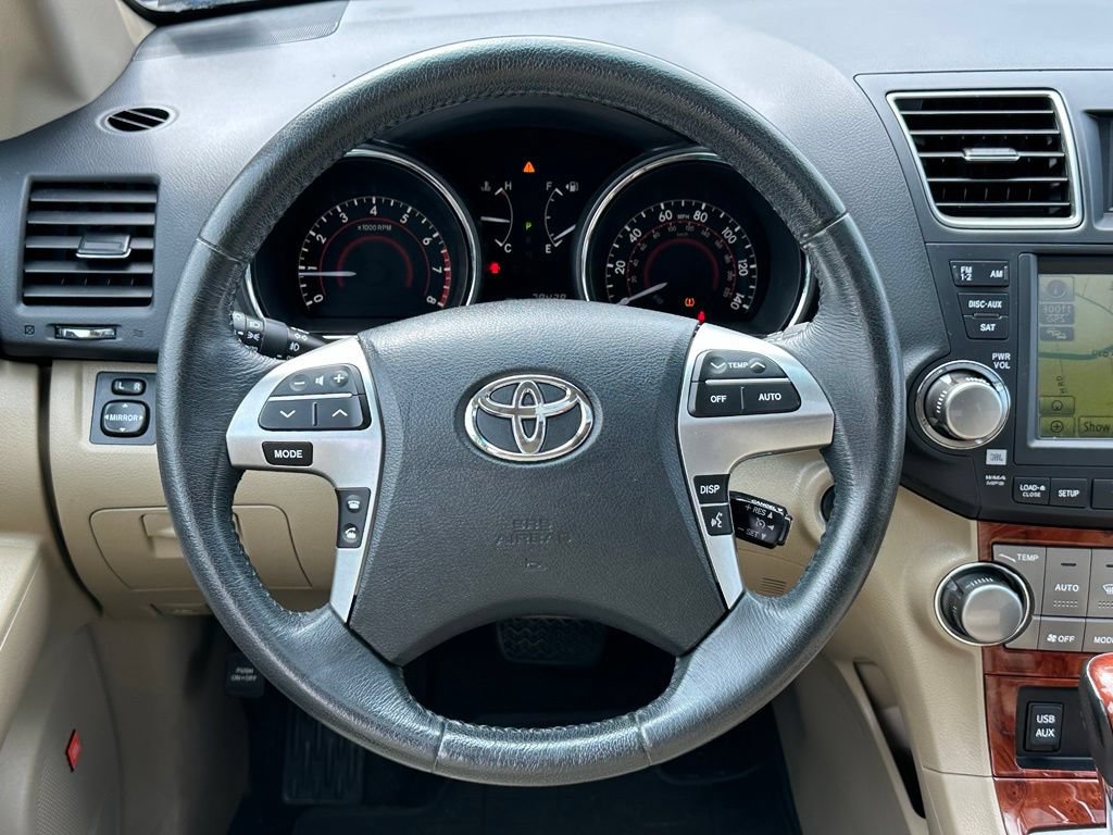 Used 2012 Toyota Highlander Limited w/ Tow Pkg AWD/4WD image 33