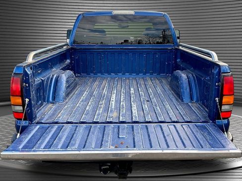 Used 2004 GMC Sierra 1500 SLE w/ Light Duty Power Package AWD/4WD image 7