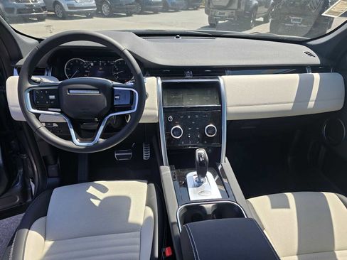 New 2023 Land Rover Discovery Sport SE R-Dynamic image 23