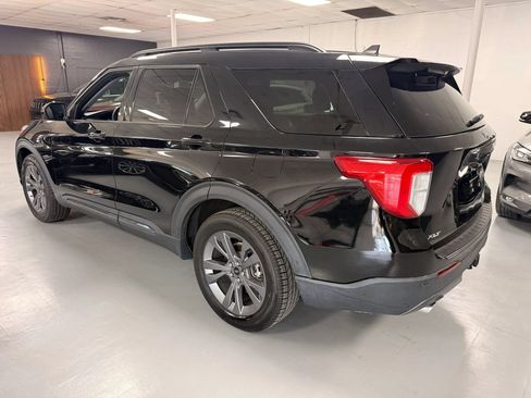 Used 2023 Ford Explorer XLT w/ Equipment Group 202A RWD image 4