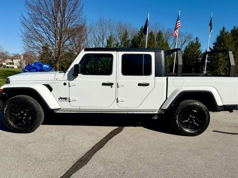 Used 2022 Jeep Gladiator Sport AWD/4WD image 8