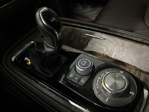 Used 2021 INFINITI QX80 Premium Select w/ All-Season Package image 11