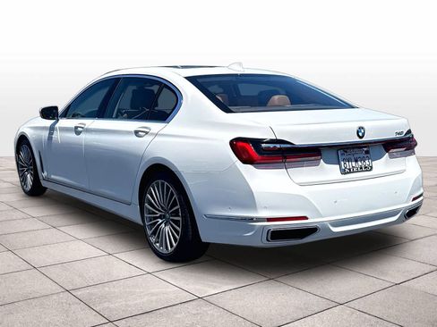 Used 2022 BMW 740i RWD image 7