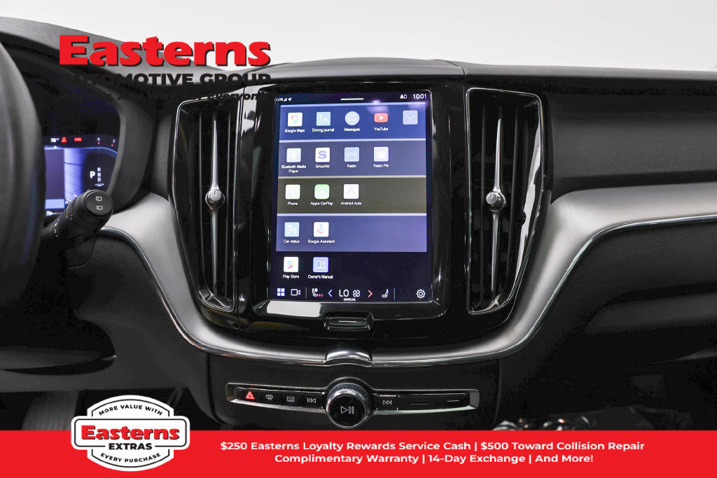 Used 2023 Volvo XC60 B5 Core FWD image 13