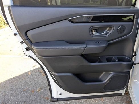 New 2025 Honda Pilot EX-L image 32