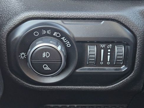 Used 2020 Jeep Gladiator Sport w/ Quick Order Package 24S image 19