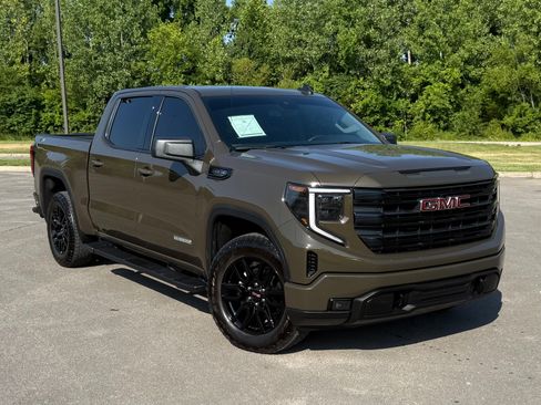 Used 2024 GMC Sierra 1500 Elevation w/ X31 Off-Road Package AWD/4WD image 1