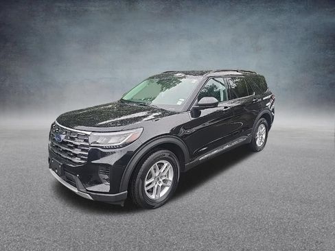 Used 2025 Ford Explorer Active AWD/4WD image 4